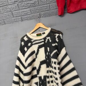 Oakton Limited Vintage 90s Abstract Geometric Chunky Knit Sweater Cream Grey L